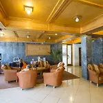 فندق Majerik 3*
