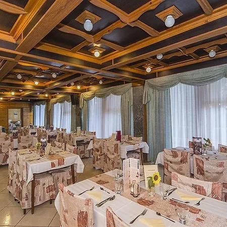 Hotel Majerik 3*