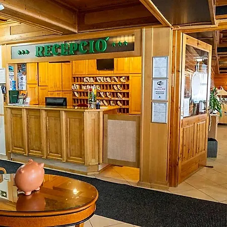 Hotel Majerik 3*